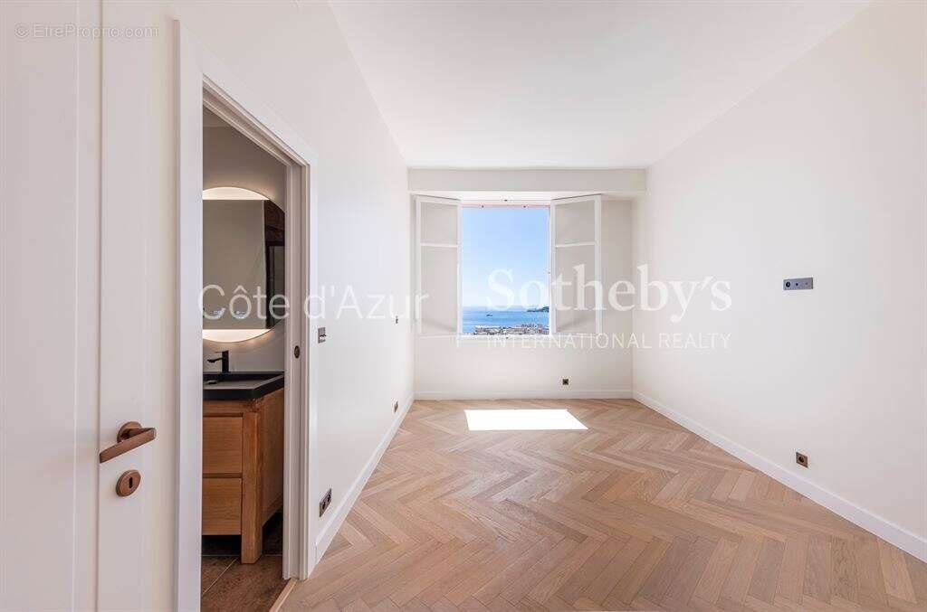 Appartement à BEAULIEU-SUR-MER