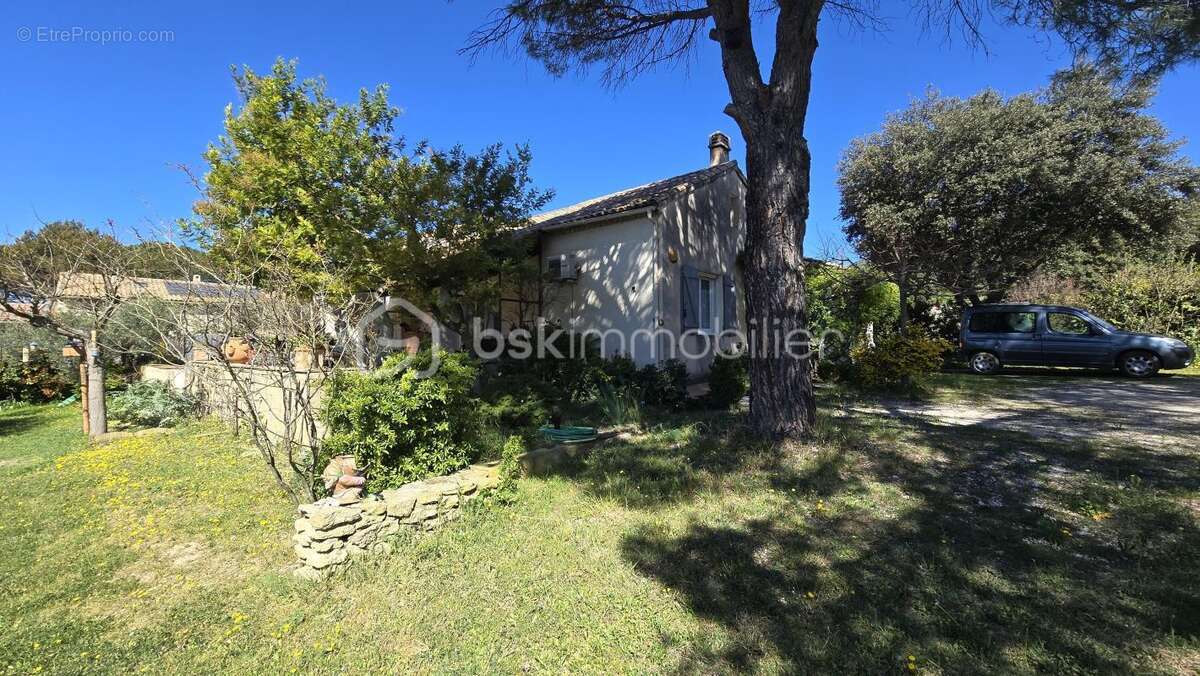 Maison à CUCURON