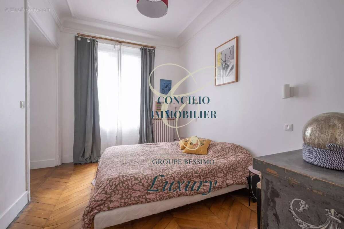 Appartement à PARIS-8E