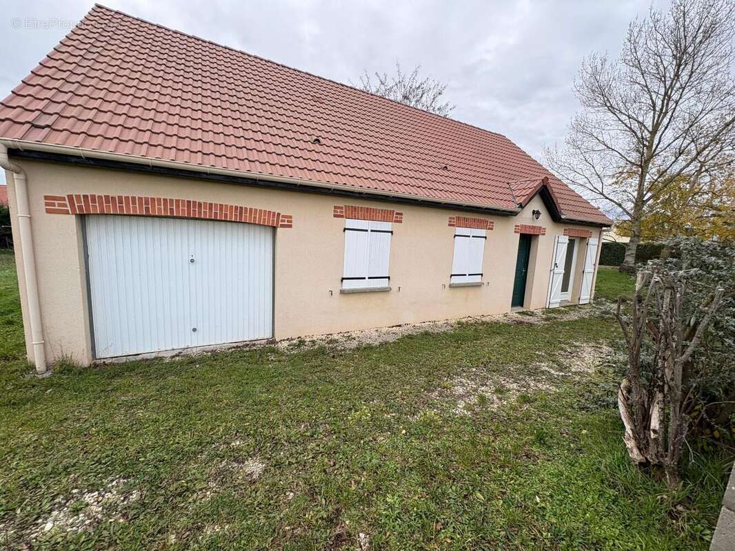 Maison 86 m² à Sennecay  - photo 2