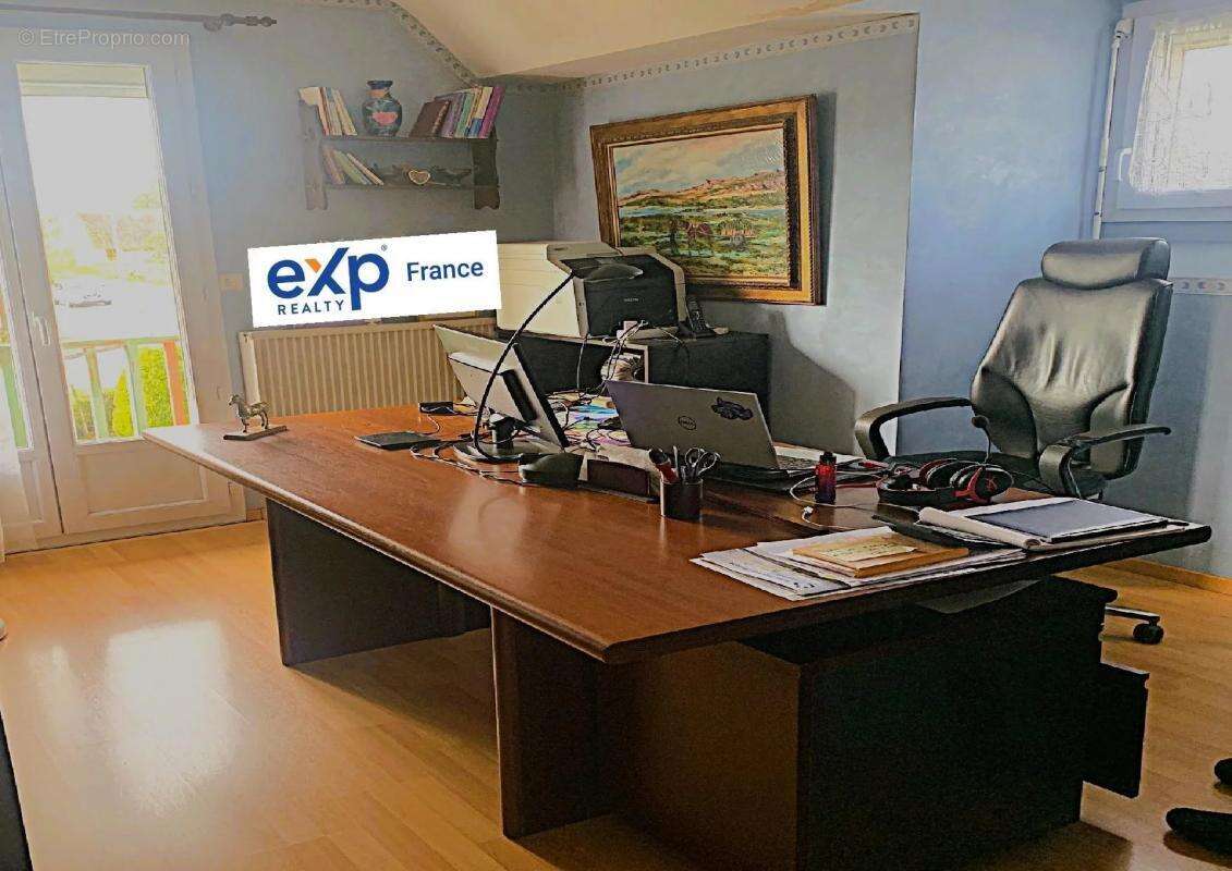 Maison à LA CHAPELLE-DES-MARAIS