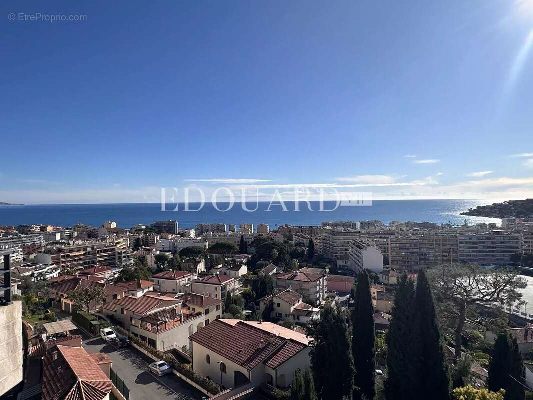 Appartement à ROQUEBRUNE-CAP-MARTIN