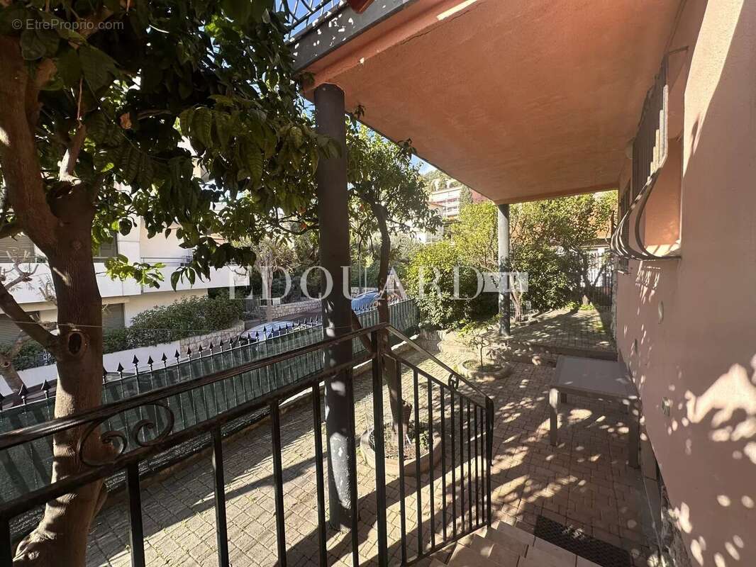 Appartement à MENTON