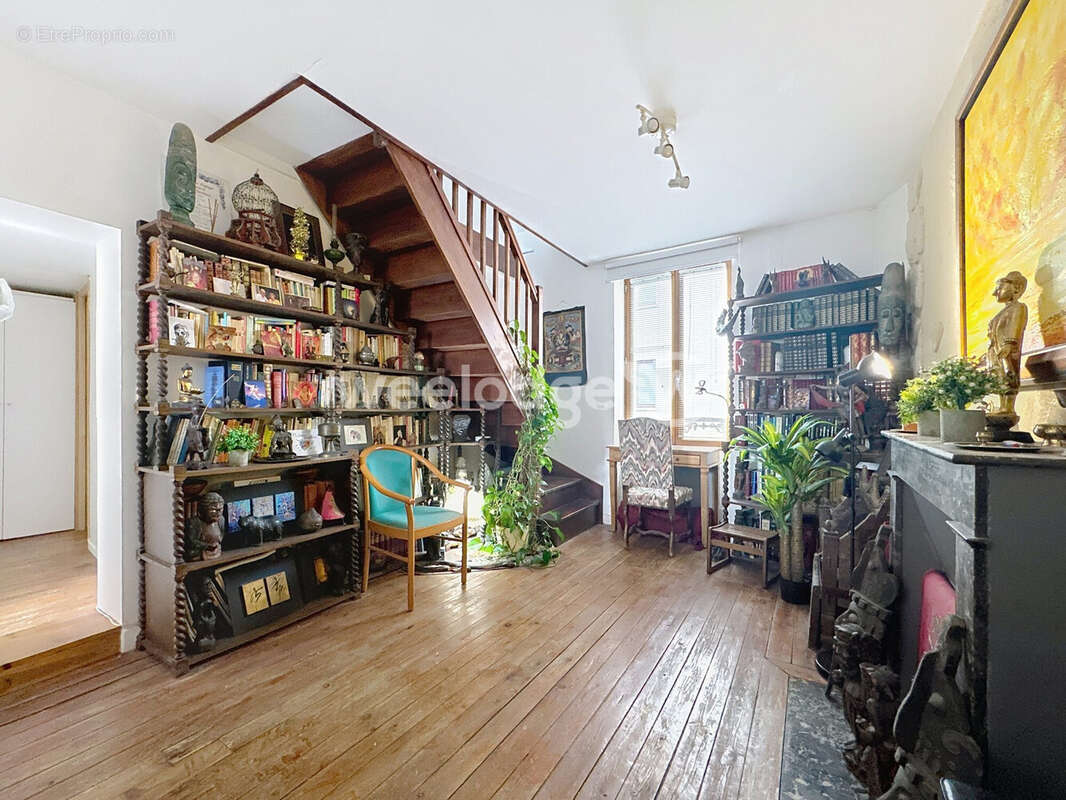 Maison à MAURECOURT