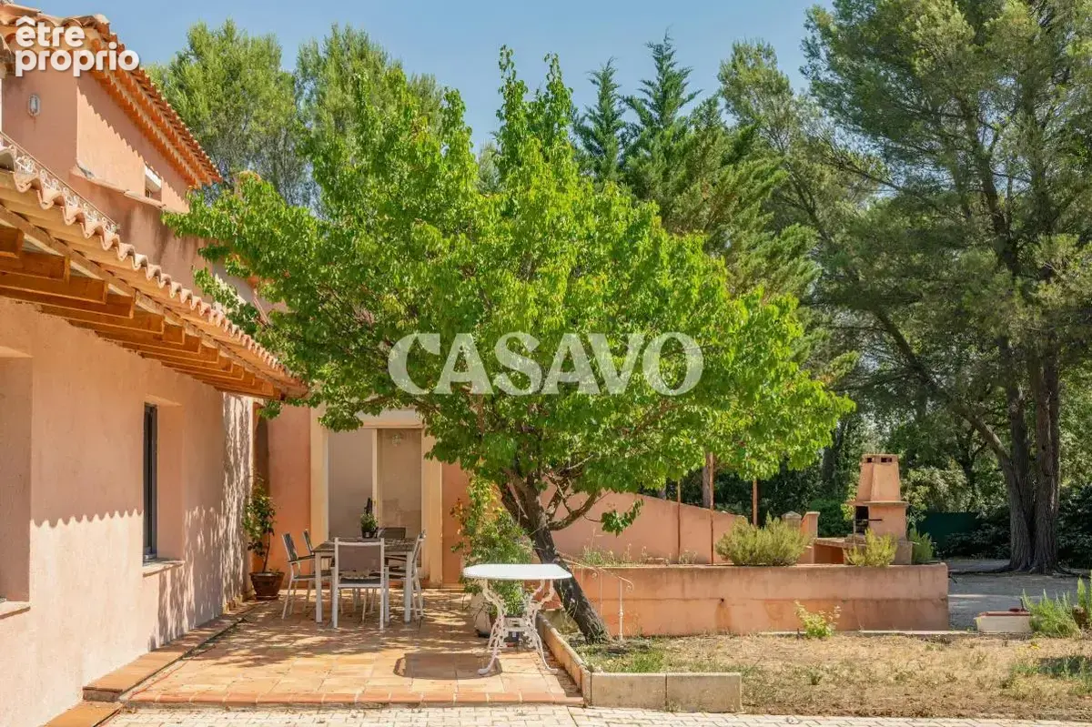Vente Maison 8 pièces de 236m² - 13760 Saint-Cannat - photo 3