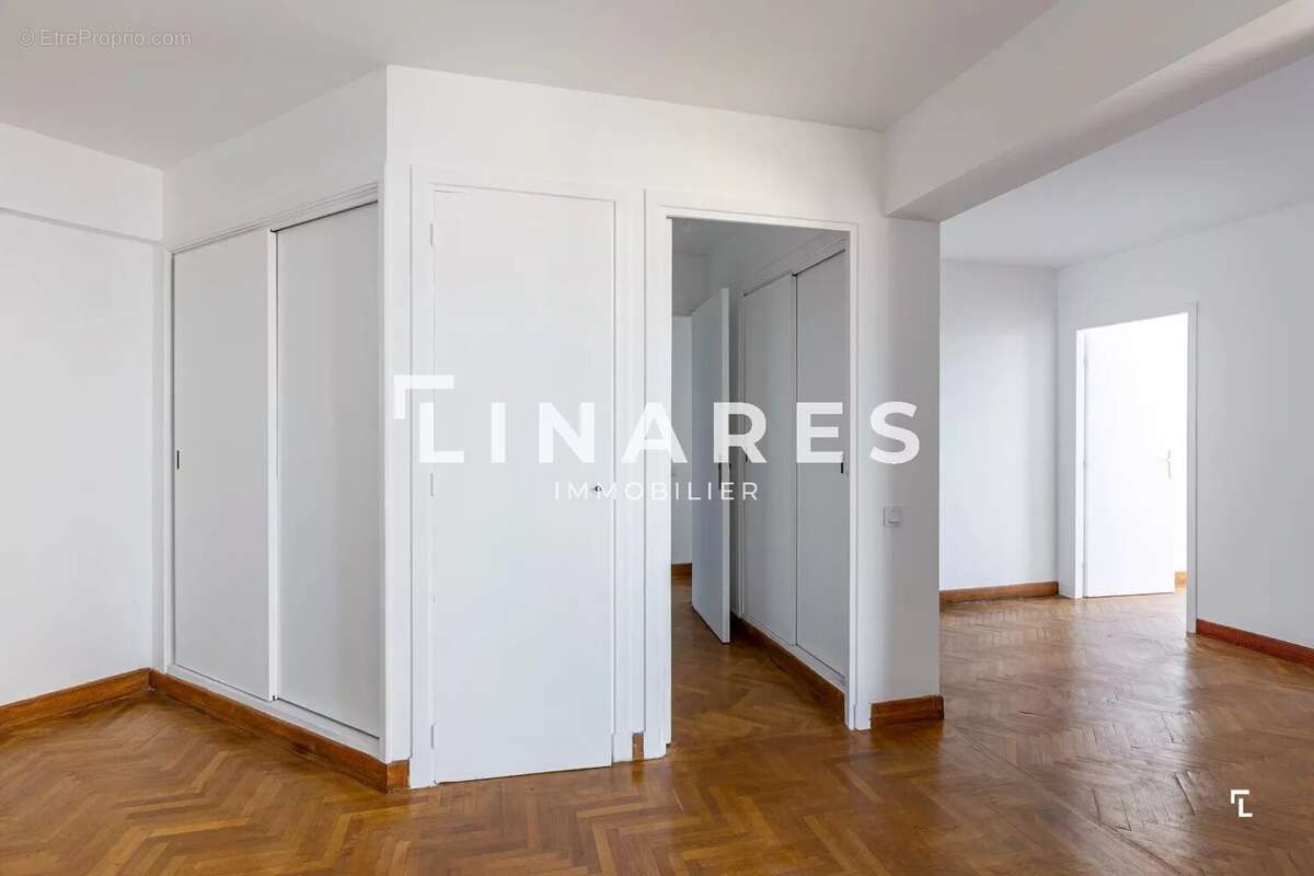 LE PANORAMA - Appartement T4 de 110m2 - 13006 Marseille - photo 7