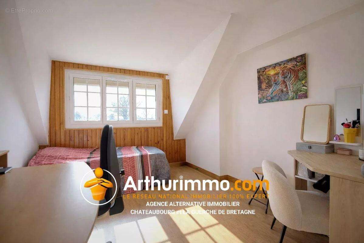 Maison à ARGENTRE-DU-PLESSIS