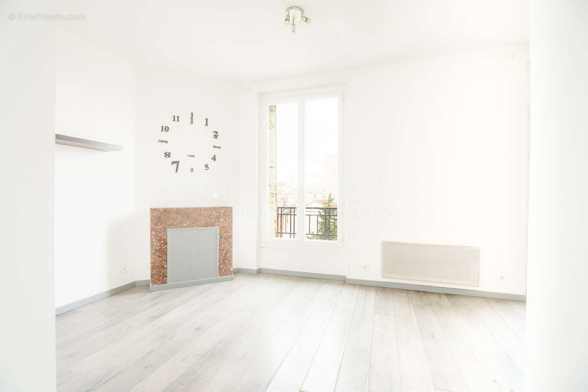 Appartement à MARSEILLE-4E