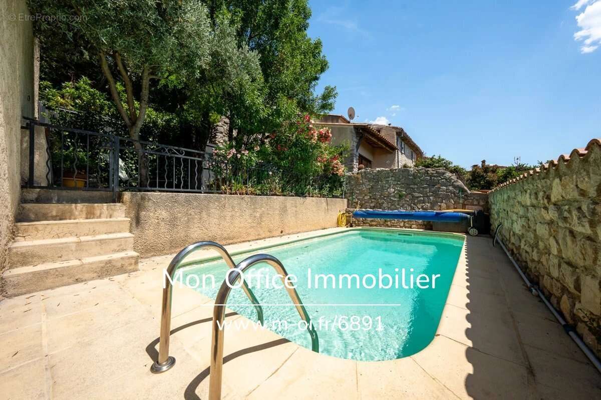Référence : 6891-SJO - Maison provençale en pierre au coeur du village de St-Julien (83560): 4 chambres - véranda- piscine- cave - photo 14