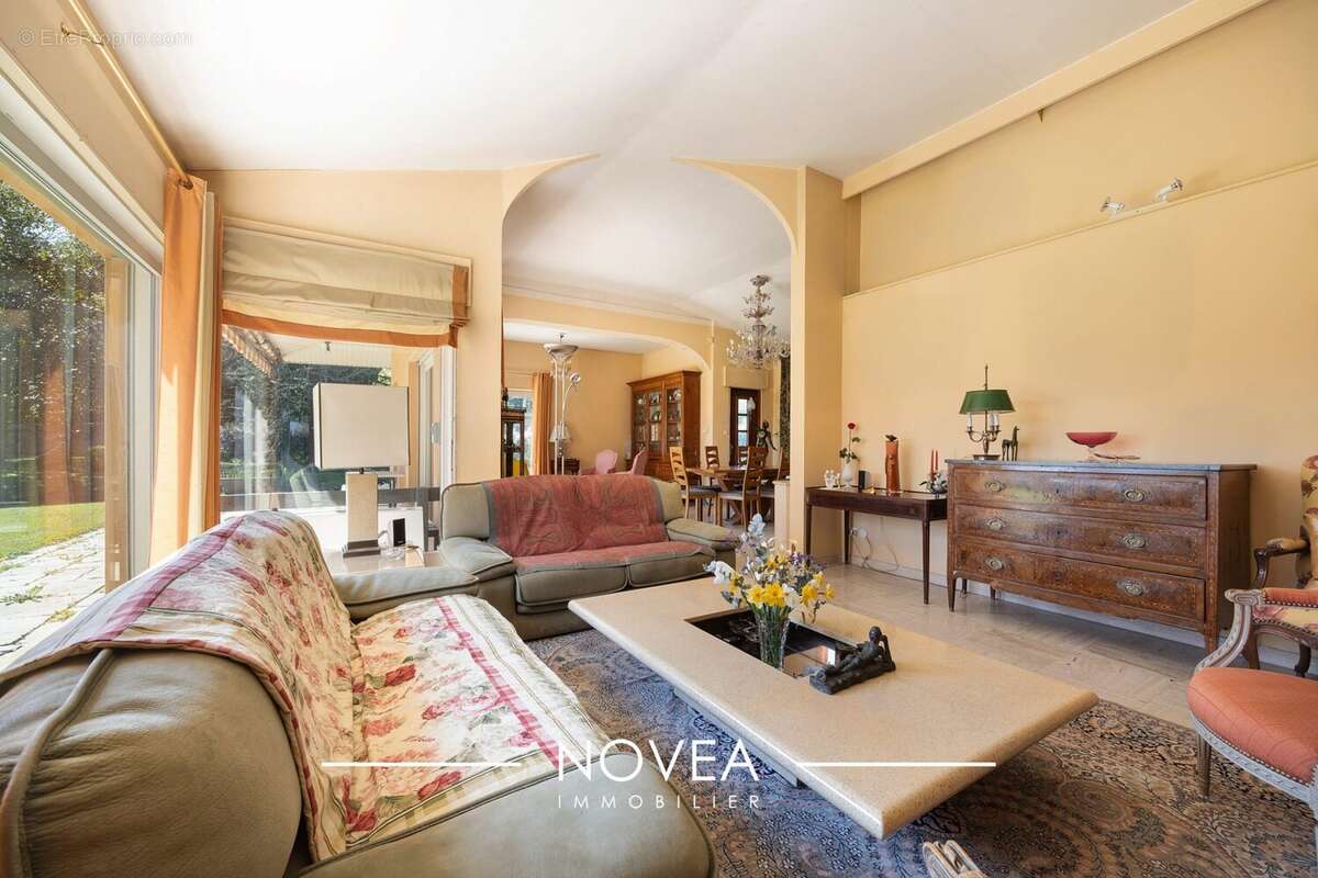 Maison à SAINT-CYR-AU-MONT-D'OR