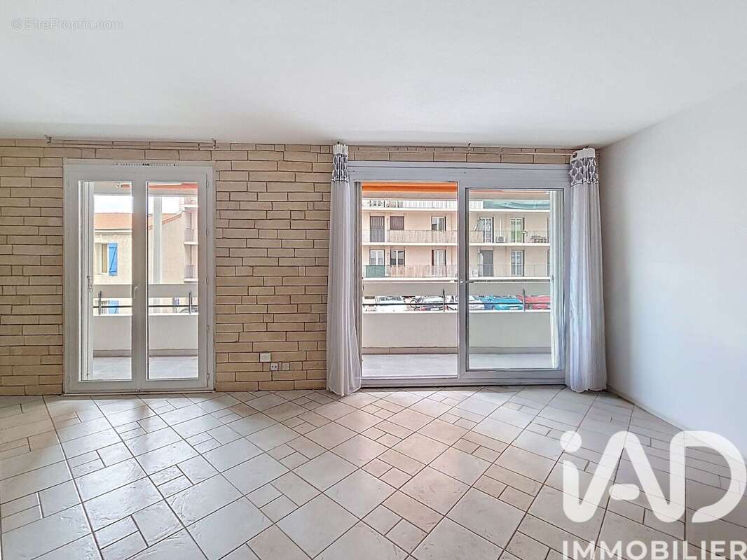Photo 2 - Appartement à MARSEILLE-4E