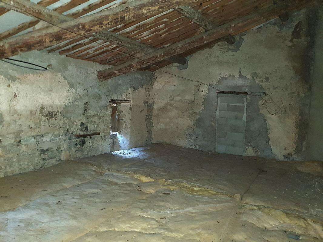  À VENDRE : Maison de caractère en pierres + dépendance - Cœur de Berrias ! - photo 12