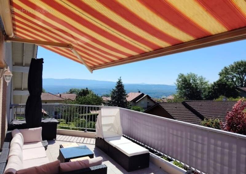 Appartement à COLLONGES
