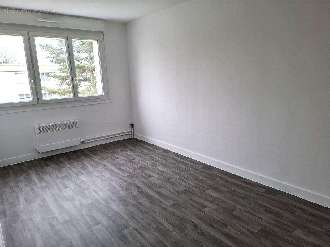 Appartement à COUBERT