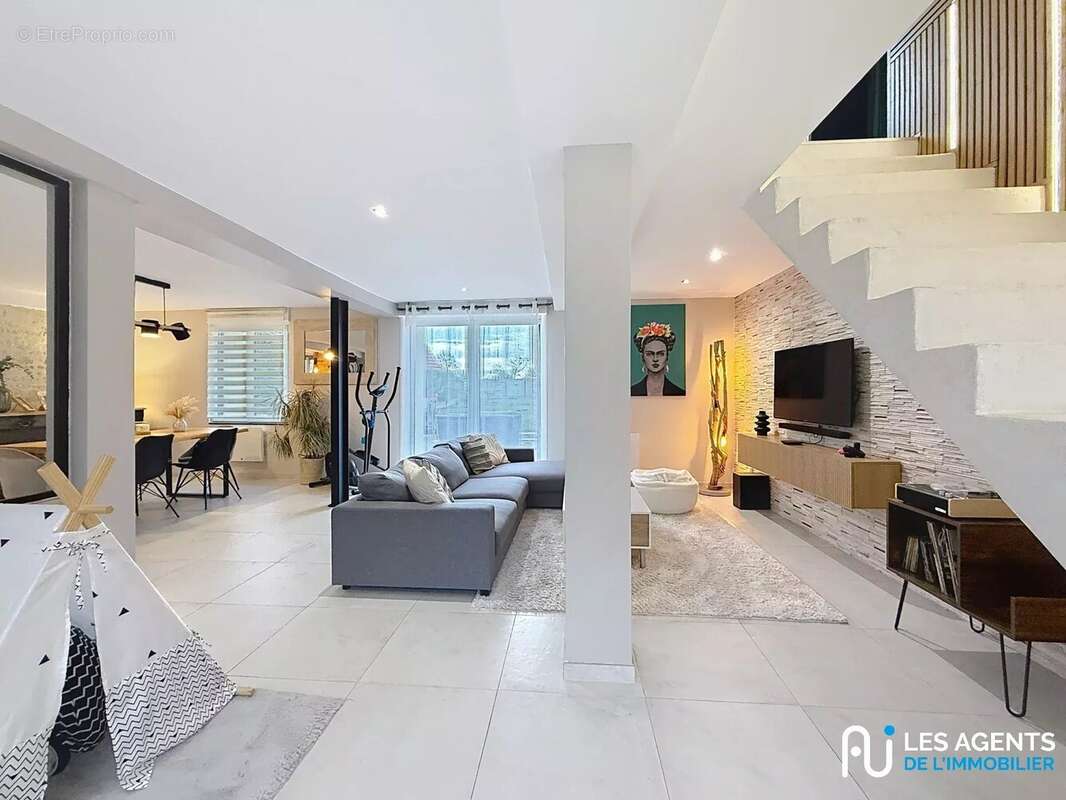 Maison à SAINT-LYE-LA-FORET