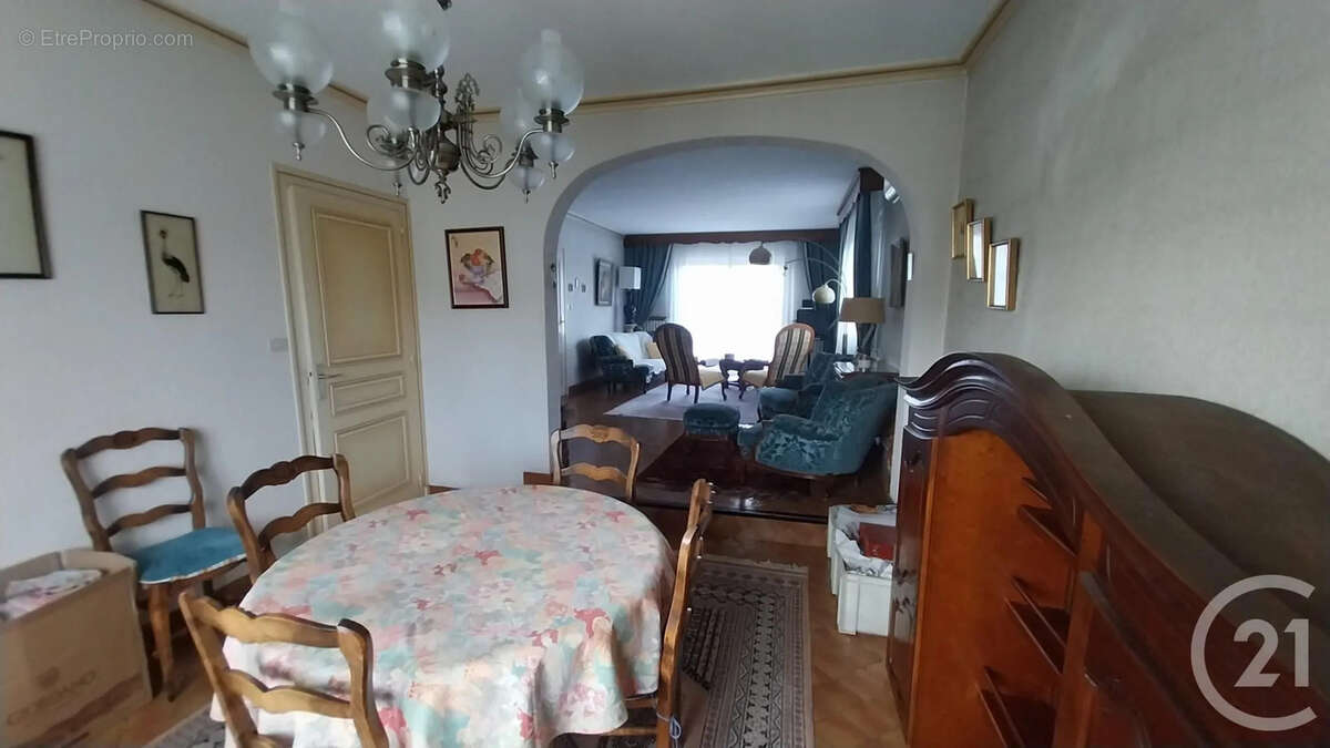 Maison à MONTMERLE-SUR-SAONE