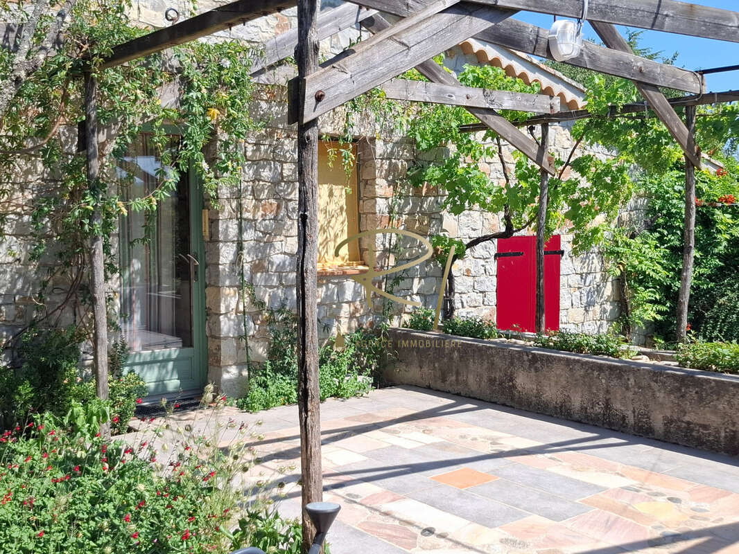 Maison à BARJAC