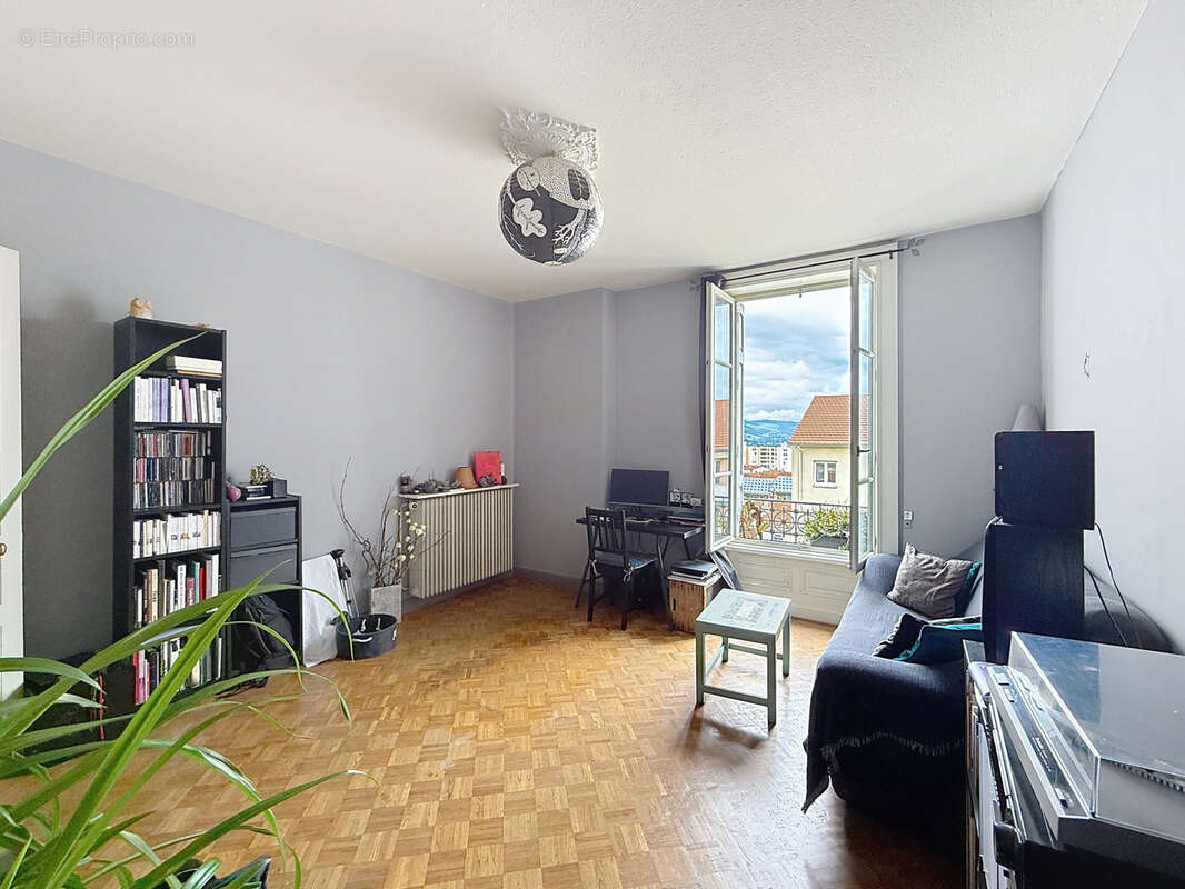 Appartement à SAINT-ETIENNE