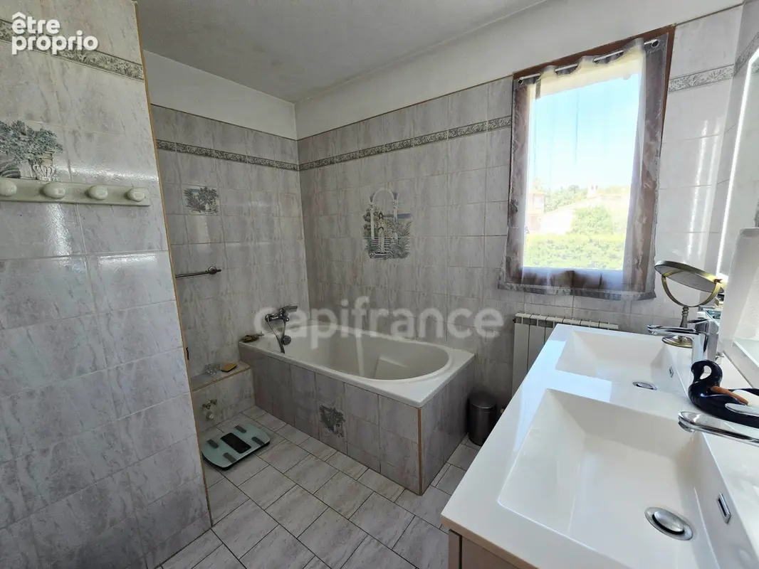 Maison à vendre 7 pièces LA CIOTAT (13) Garage, Terrain 1057 m2 - photo 14