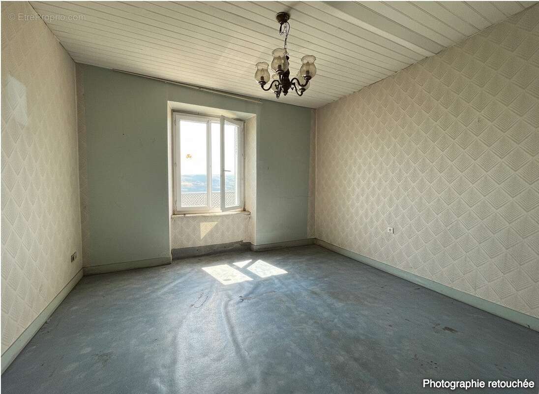 Maison 110 m² à Apchon  - photo 8