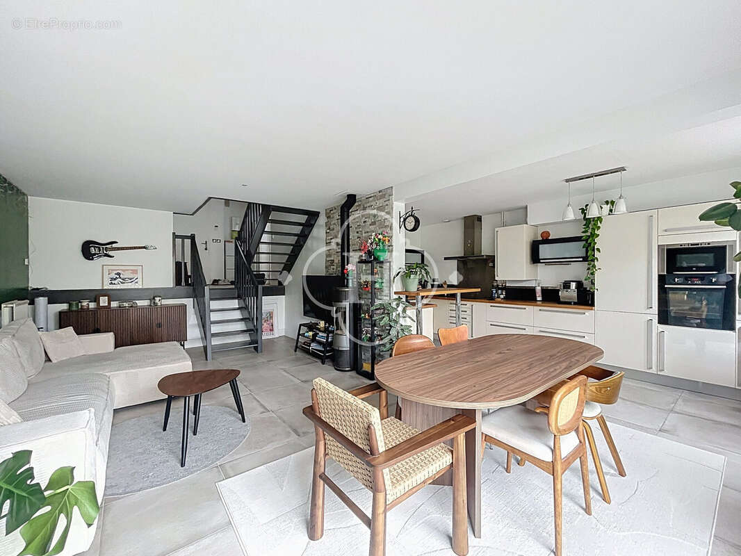 Maison à MAREIL-SUR-MAULDRE