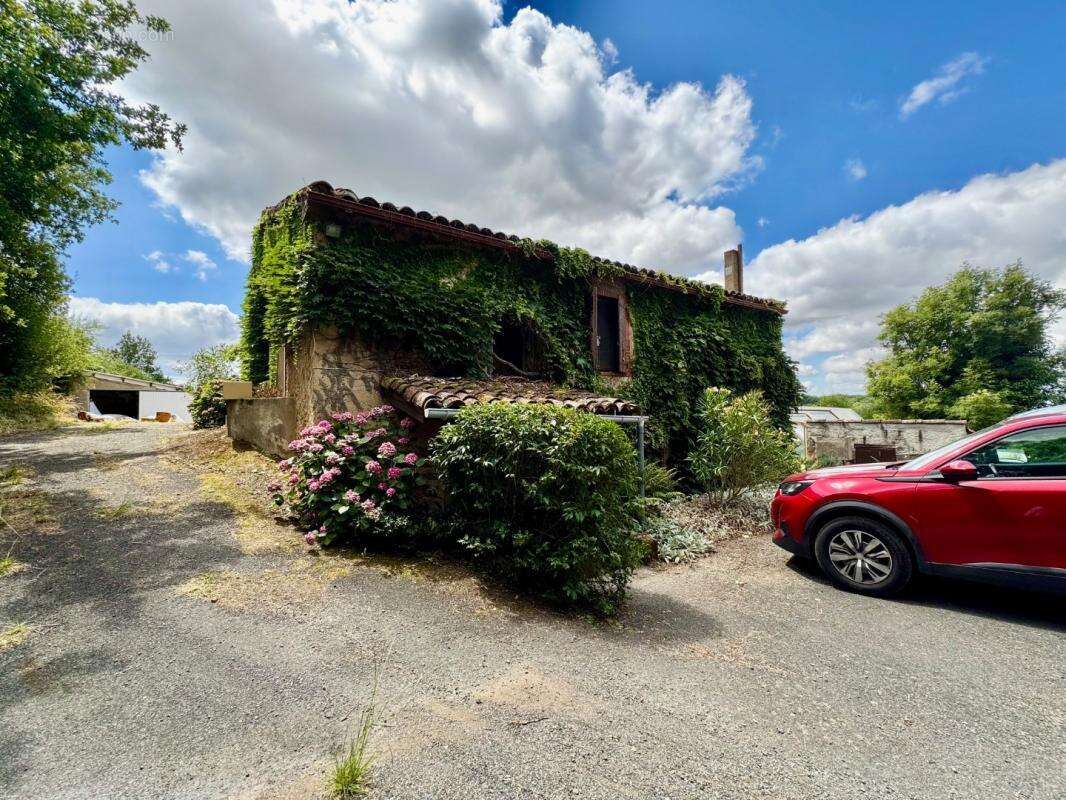 Maison 6 pièces / 159 m² / 315 000 EUR / SAINT-ANTONIN-DE-LACALM - photo 18