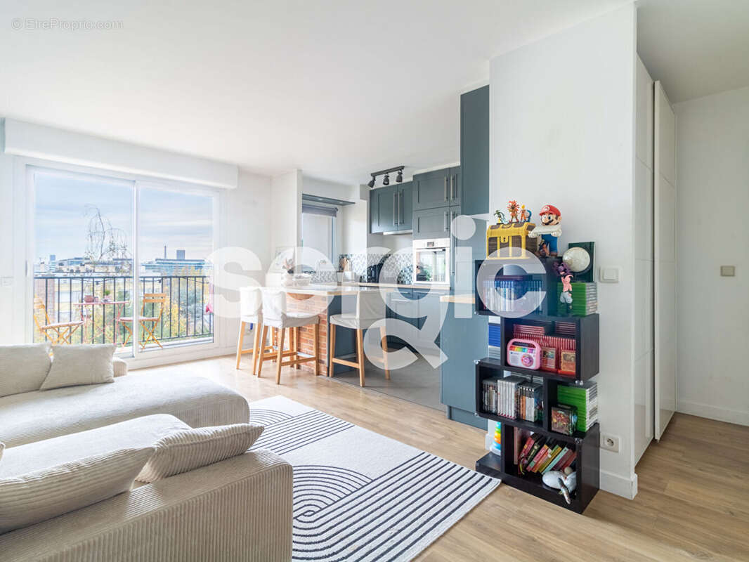 Appartement à COURBEVOIE