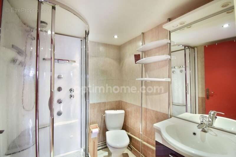 Maison à EGLISENEUVE-PRES-BILLOM