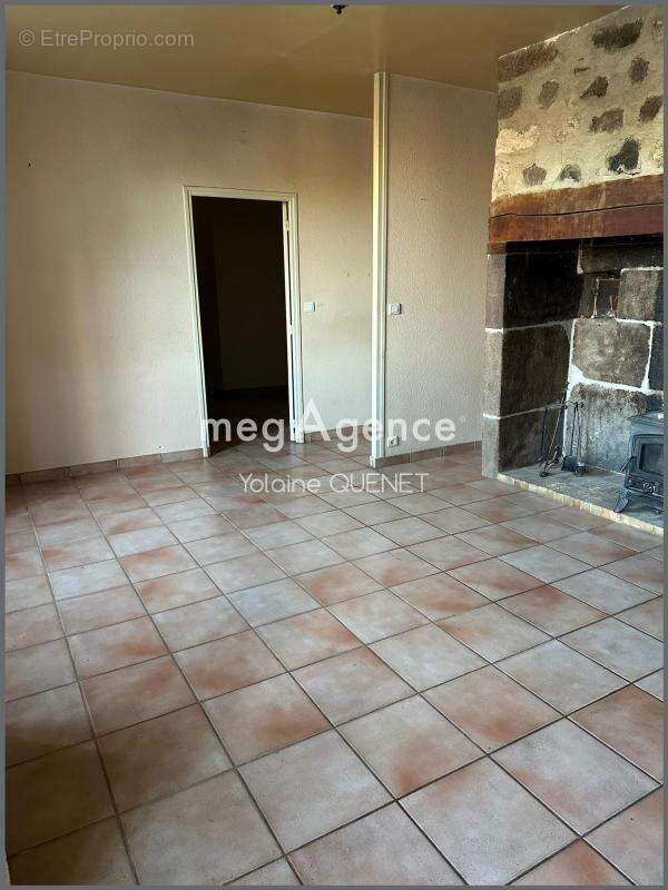 Appartement à MUR-DE-BARREZ