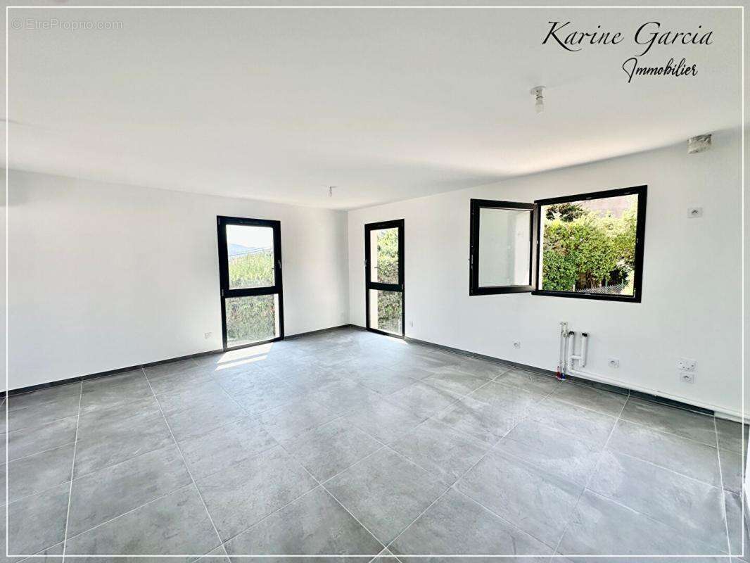 Appartement à SIX-FOURS-LES-PLAGES