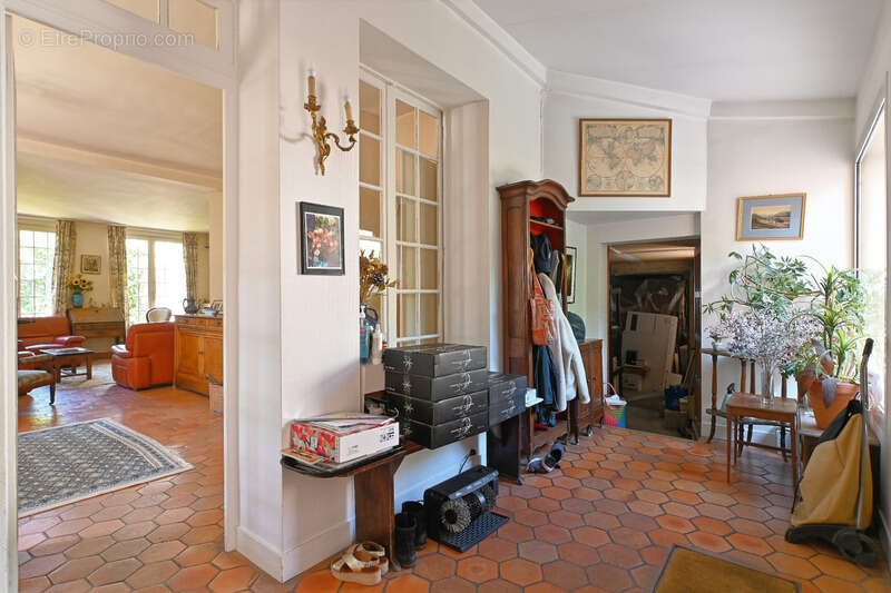 MAISONS LAFFITTE Château - Maison de 230m2, 5 chambres - photo 4
