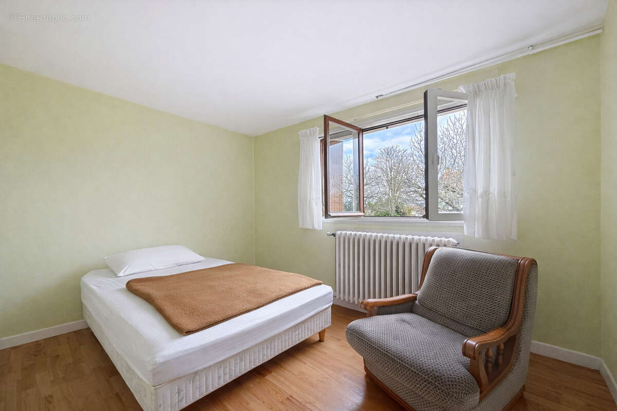 Maison à SAINT-GENIS-LAVAL