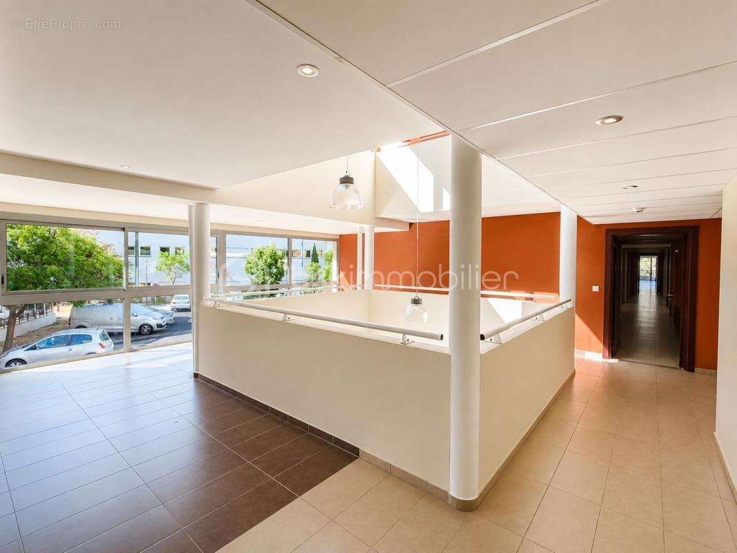  EXCLUSIVITÉ – Superbe T3 avec terrasse de 15 m² ET PLACE DE PARKING dans la résidence la plus prisée de Lamalou-les-Bains ! - photo 19