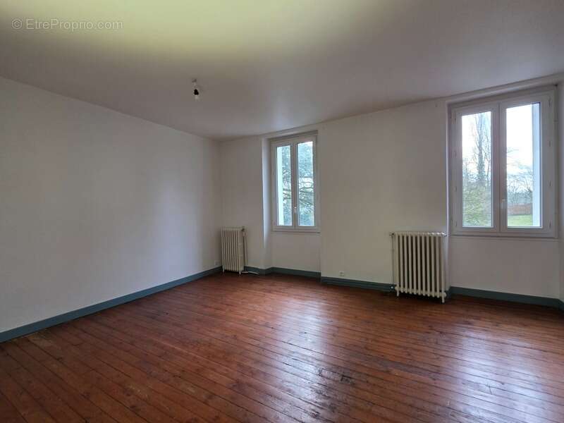 Appartement à SAINT-SORNIN-LEULAC