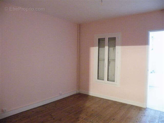 Maison à BARBEZIEUX-SAINT-HILAIRE