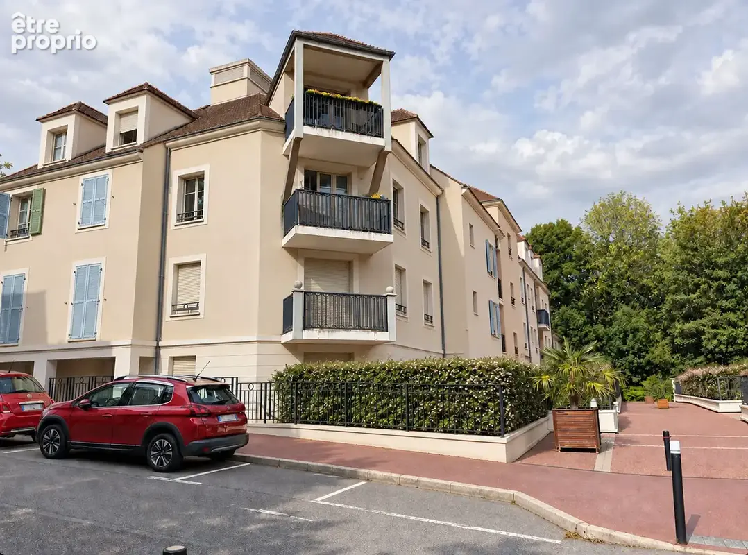 Appartement à BUC