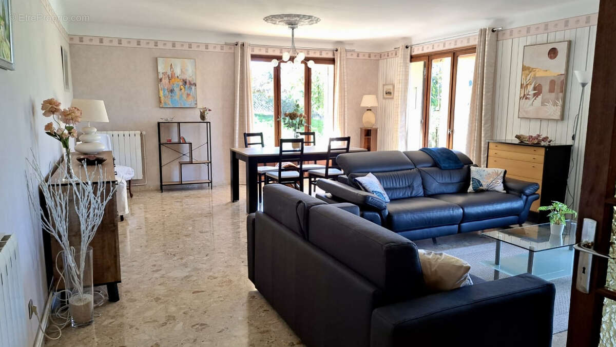 Appartement à MARSEILLE-12E