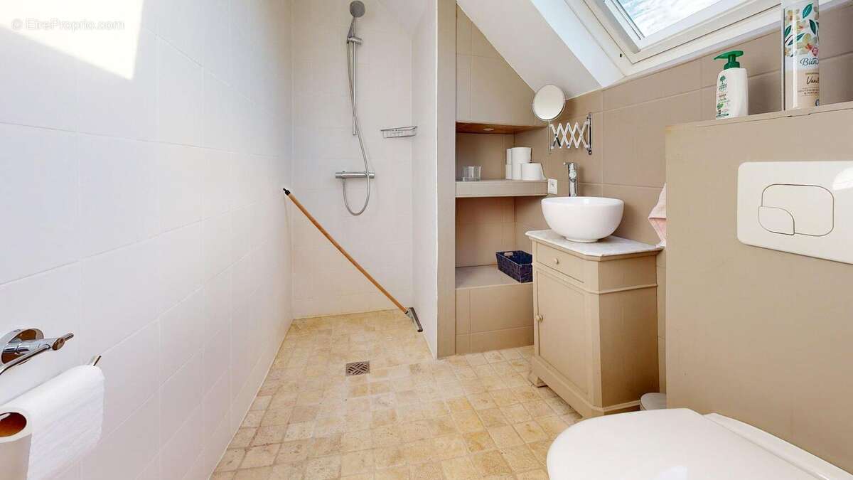 Maisontresbellevue3chambresunbureaupiscineetdepend - Maison à BESSE