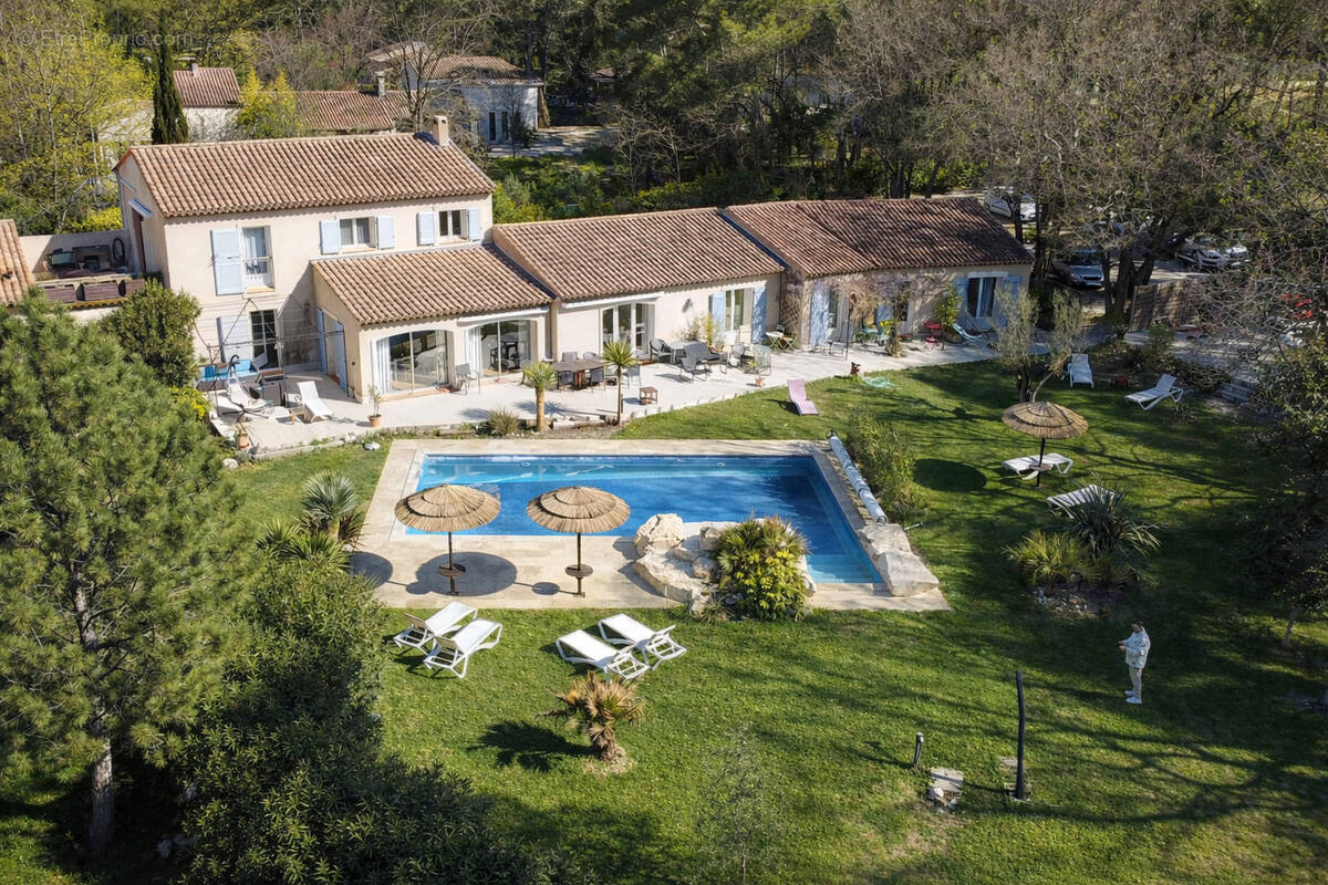 Maison à SAINT-CANNAT