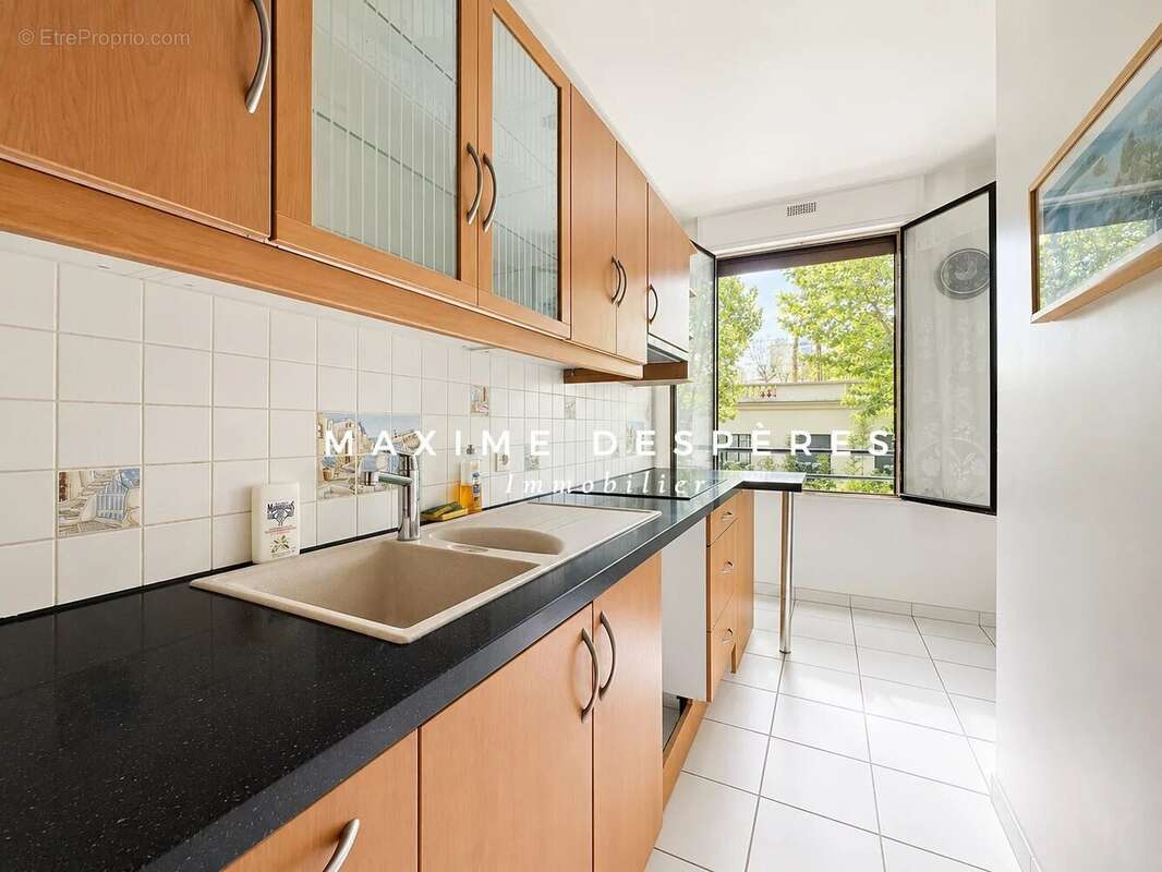Appartement à NEUILLY-SUR-SEINE
