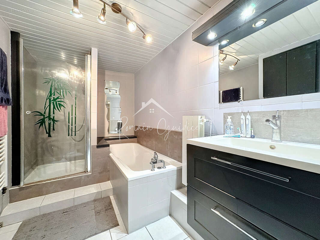 Maison à SAINT-GEORGES-DE-LUZENCON