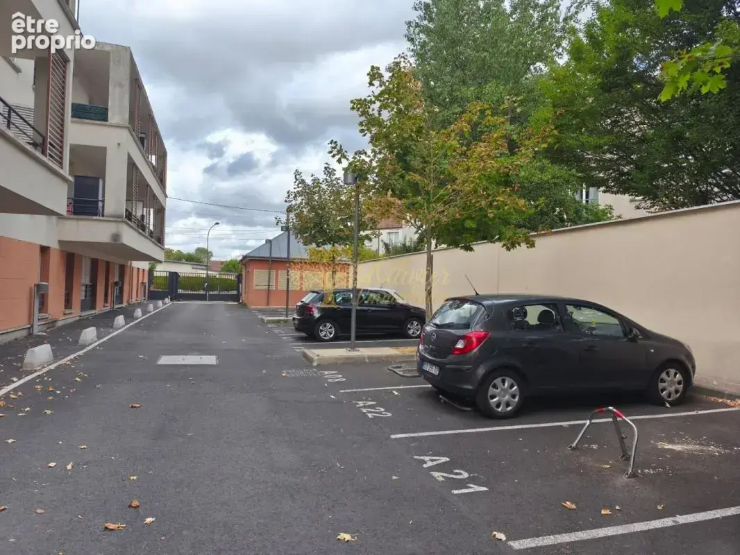 Place de parking extérieure sécurisée – Pontault-Combault - photo 2