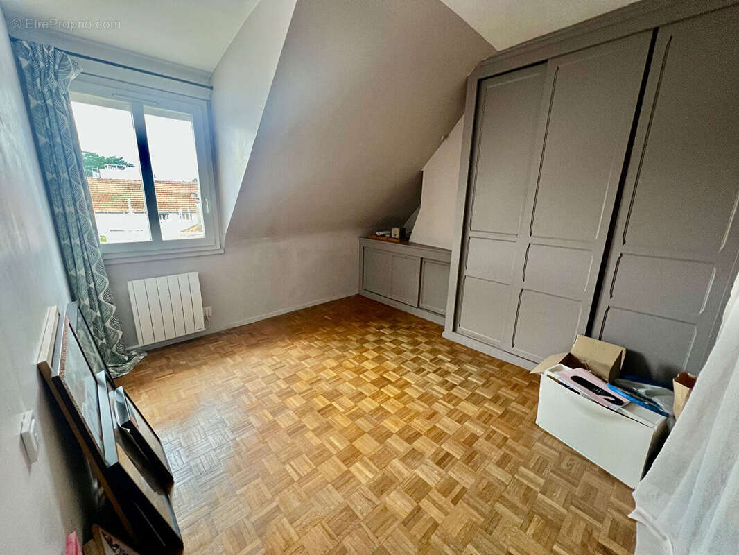 Appartement à SAINT-CYR-L'ECOLE