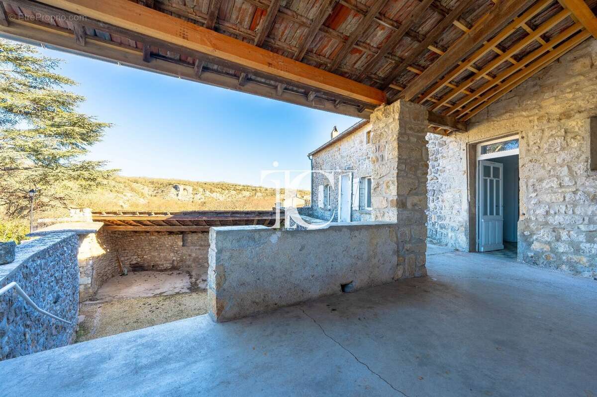 Maison à BERRIAS-ET-CASTELJAU