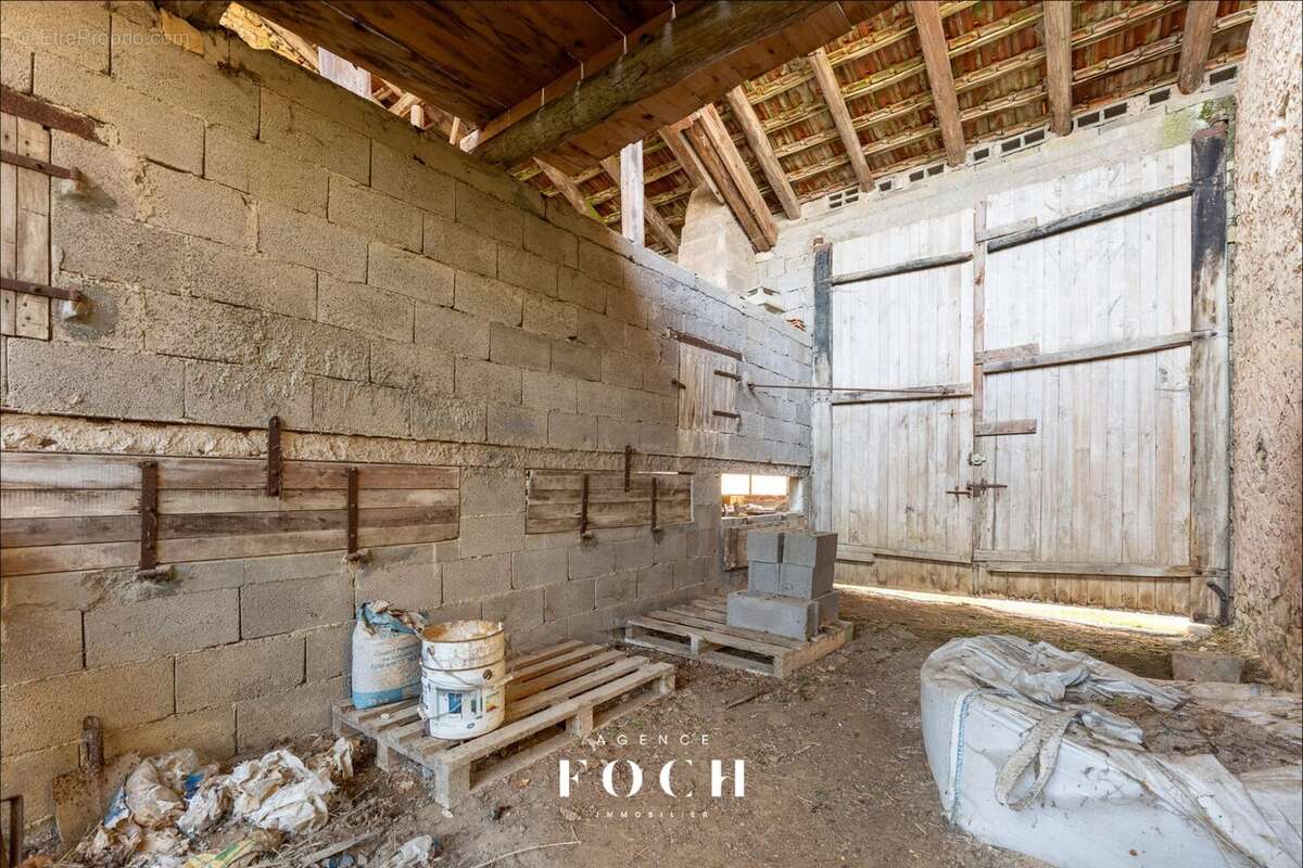 Maison 250 m² à Xirocourt  - photo 8