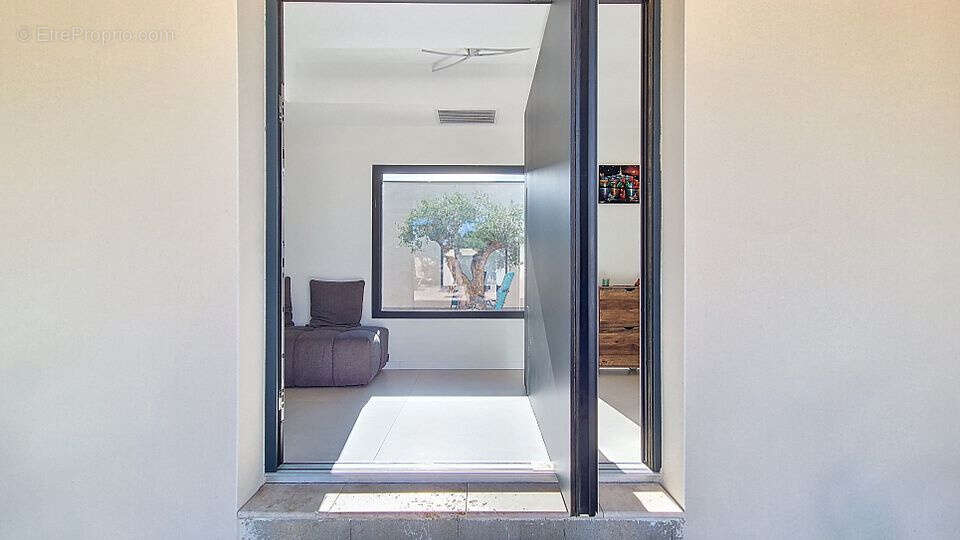 Villa contemporaine de standing   190 m2   hauteurs de nîmes   terrain 3 035 m2   piscine   calme abso - photo 10