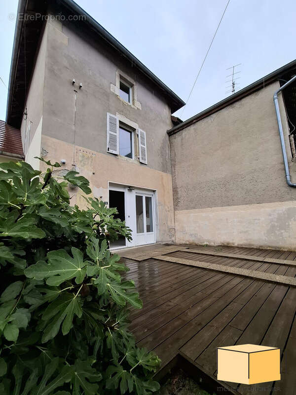 Maison à VIRIEU-LE-PETIT