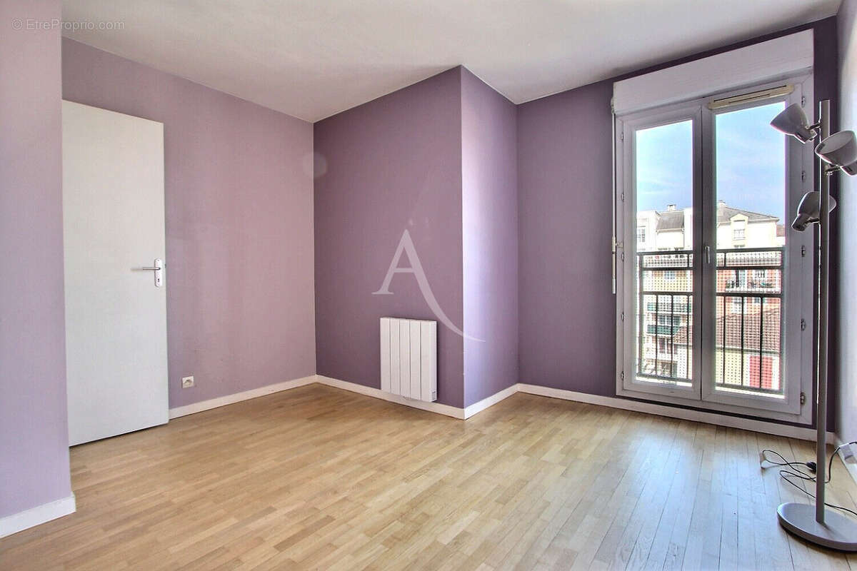 Appartement à VILLENEUVE-LA-GARENNE