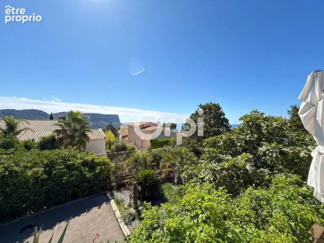 ** Cassis - Ensemble de trois appartements ** - photo 3