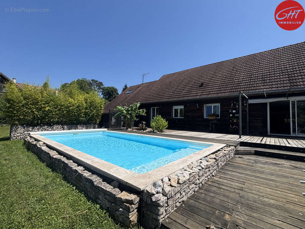 Maison à RIOZ